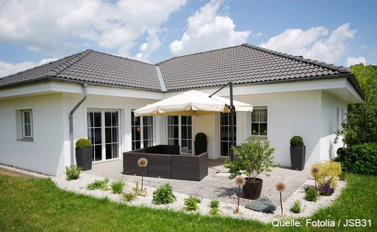 Haus mit Terrasse und und Garten Haus mit Terrasse und und Garten