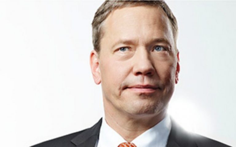 Dr. Max Schott Dr. Max Schott