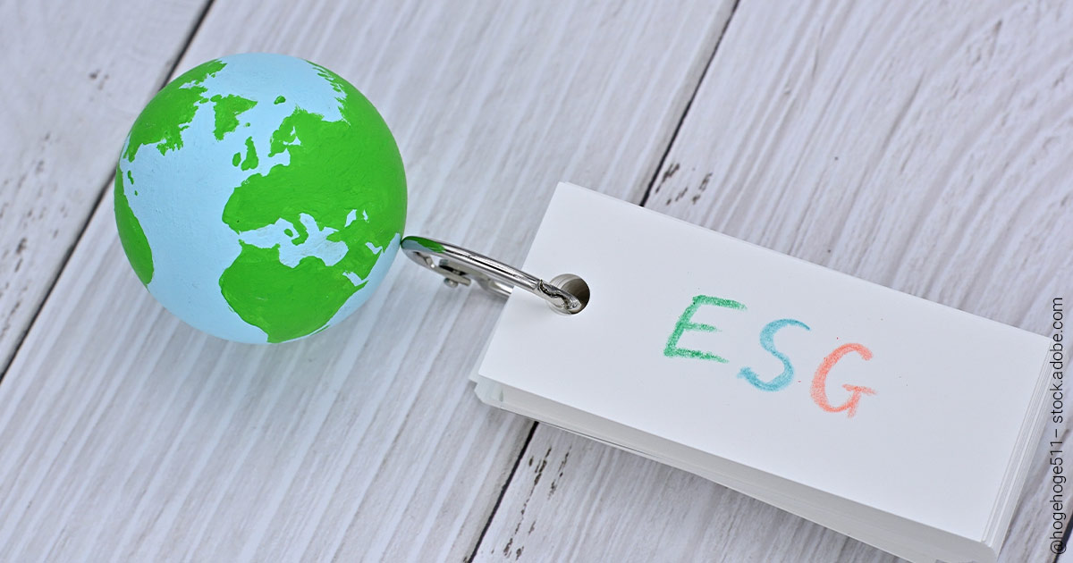 Mit einem ESG-ETF in nachhaltige Aktien investieren.