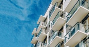 Mit ETFs weltweit in Immobilien investieren. Mit ETFs weltweit in Immobilien investieren.