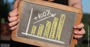 Geldanlage: Mit diesen breiten ETFs verdoppelst du alle zehn Jahre dein Vermögen. Geldanlage: Mit diesen breiten ETFs verdoppelst du alle zehn Jahre dein Vermögen.