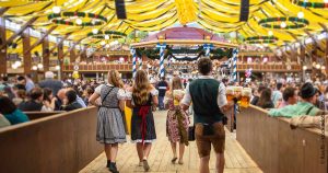 Inflation am Oktoberfest: Was Anleger vom steigenden Bierpreis lernen können Inflation am Oktoberfest: Was Anleger vom steigenden Bierpreis lernen können